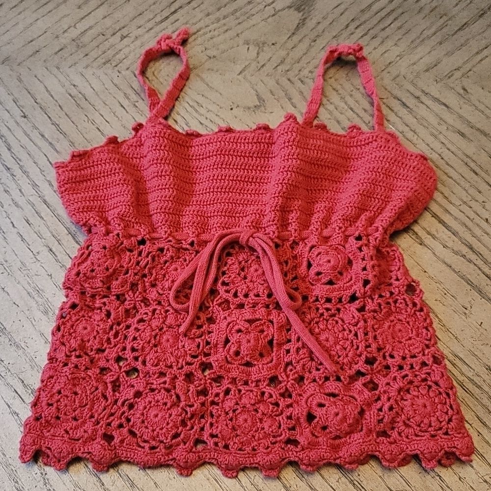 BCBGMAXAZRIA size M knit crop top